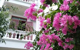 Nha Nghi Bolero